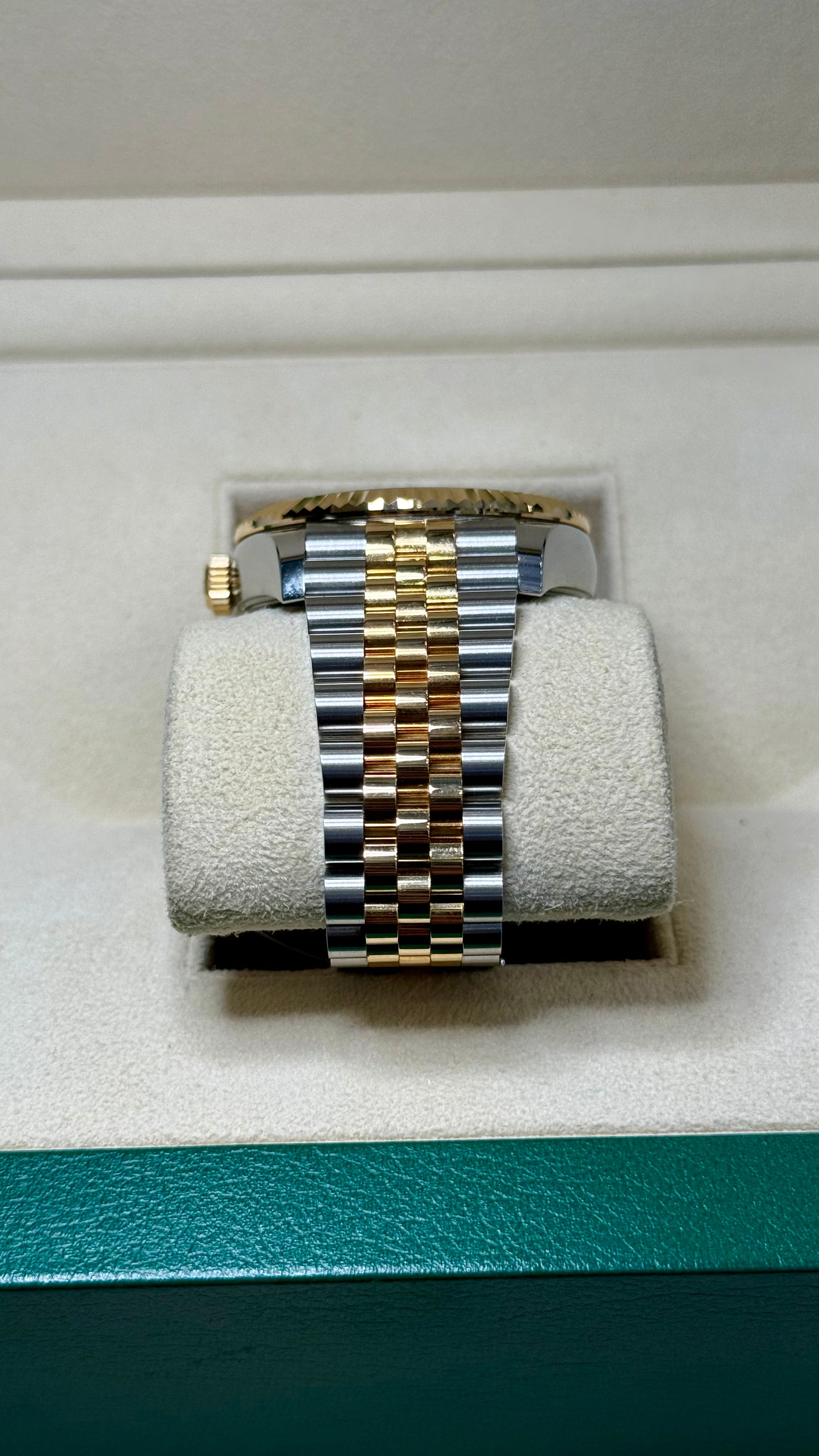 Rolex SkyDweller Bright Black Dial on 326933-0005 Card 2023