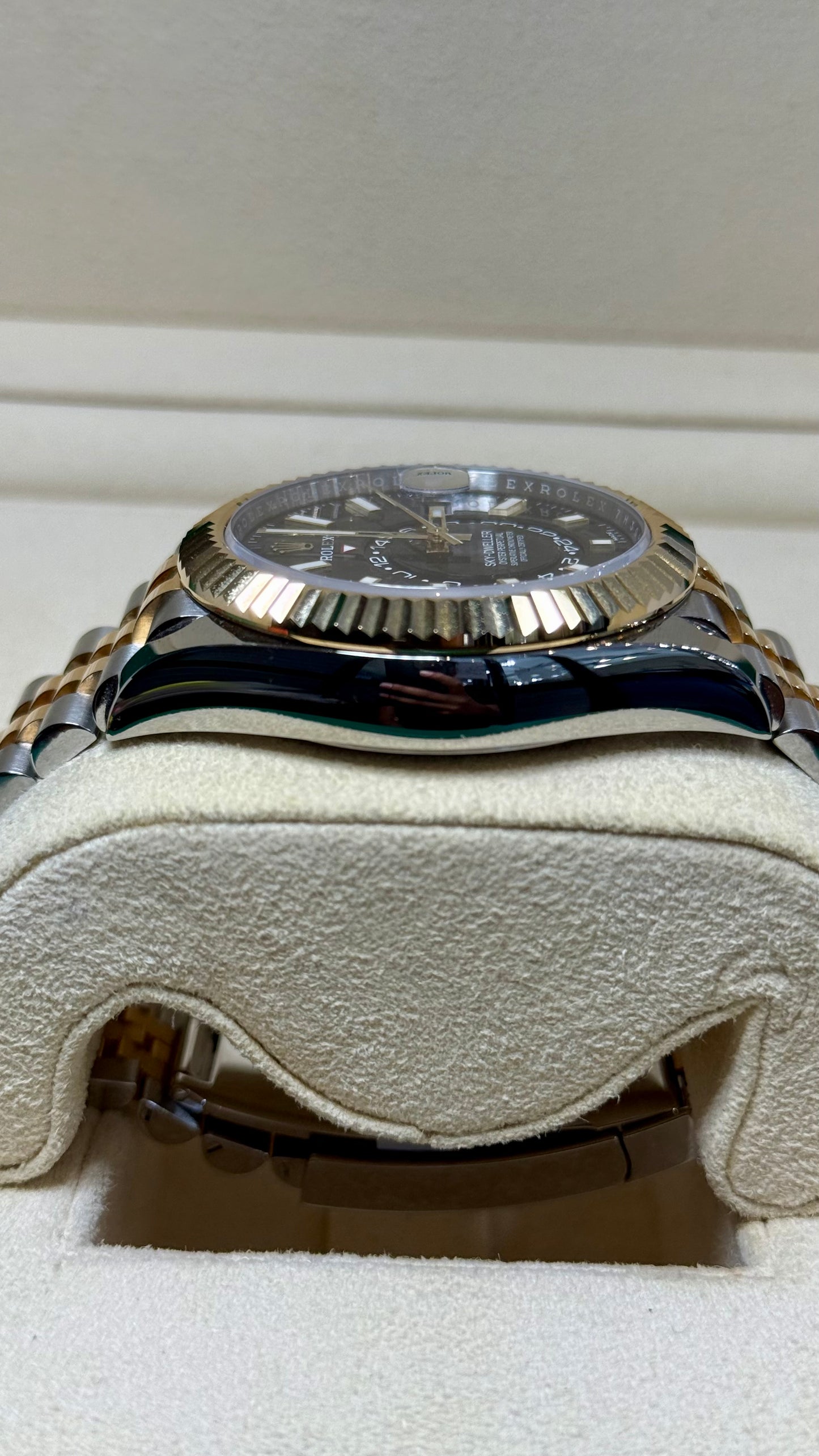Rolex SkyDweller Bright Black Dial on 326933-0005 Card 2023