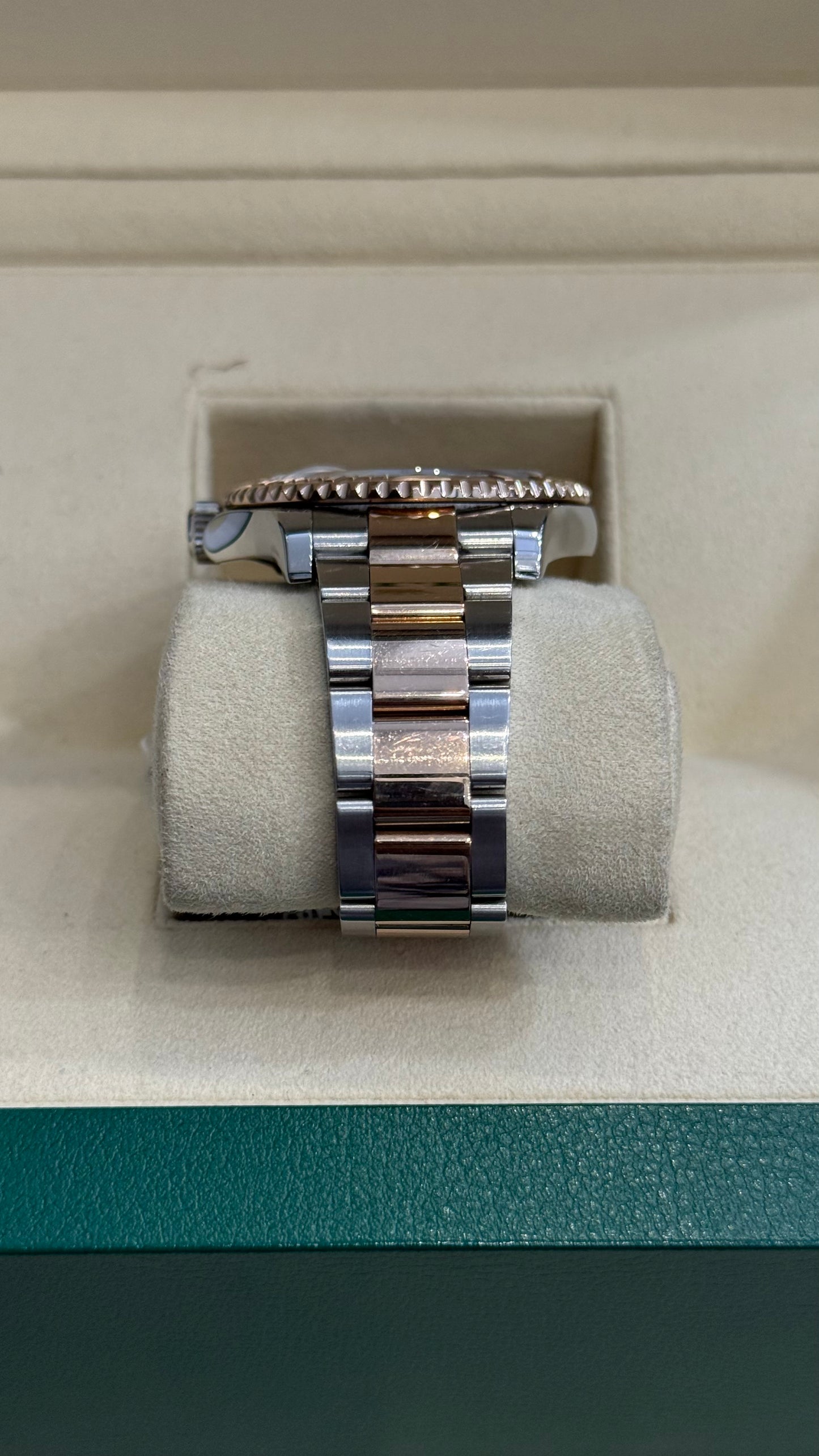 Rolex Yacht-Master Intense Black Dial on Oyster 126621-0002 Complete 2023