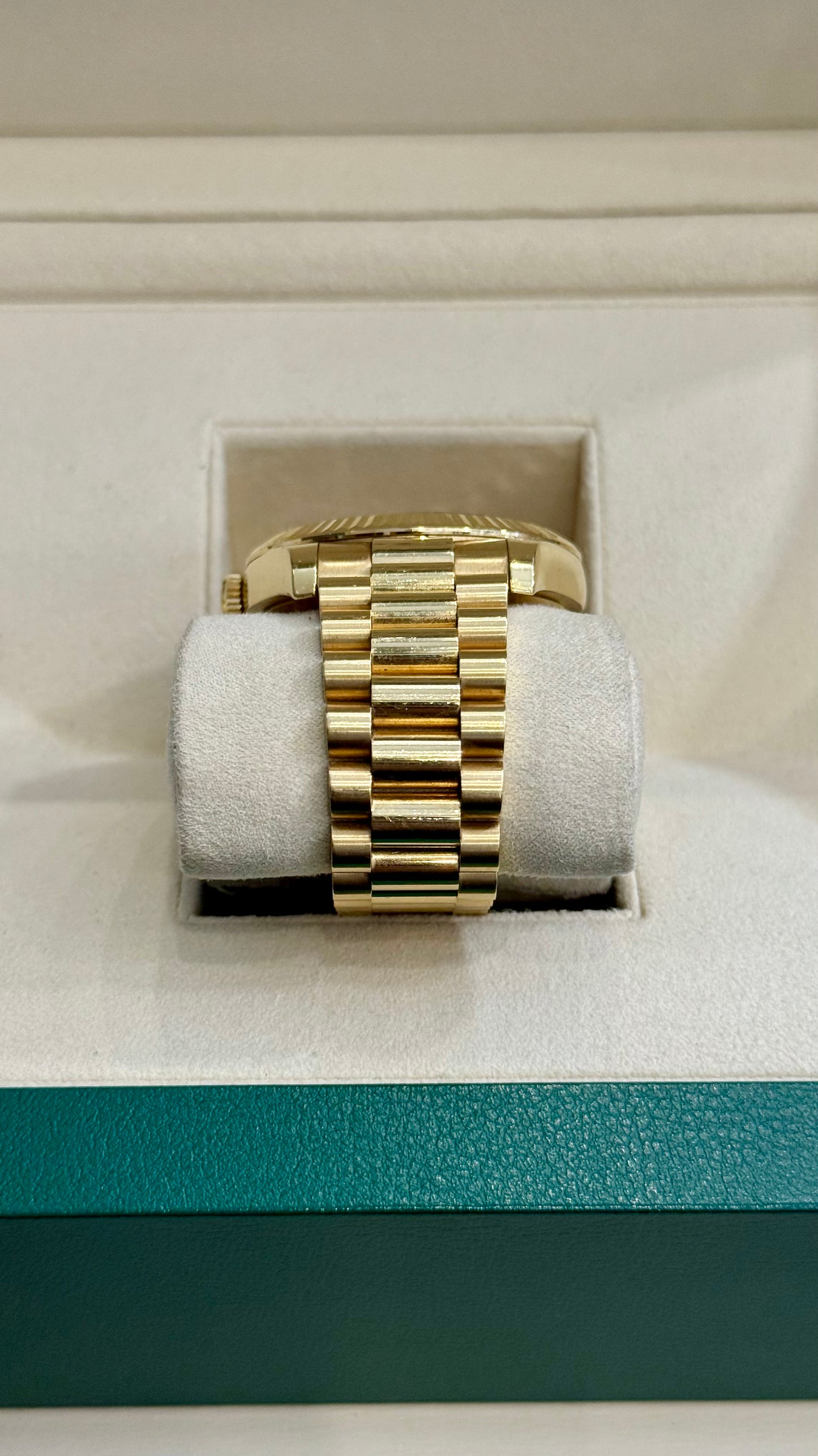 Rolex Day-Date II silver dial Dial on 218238 Card 2015