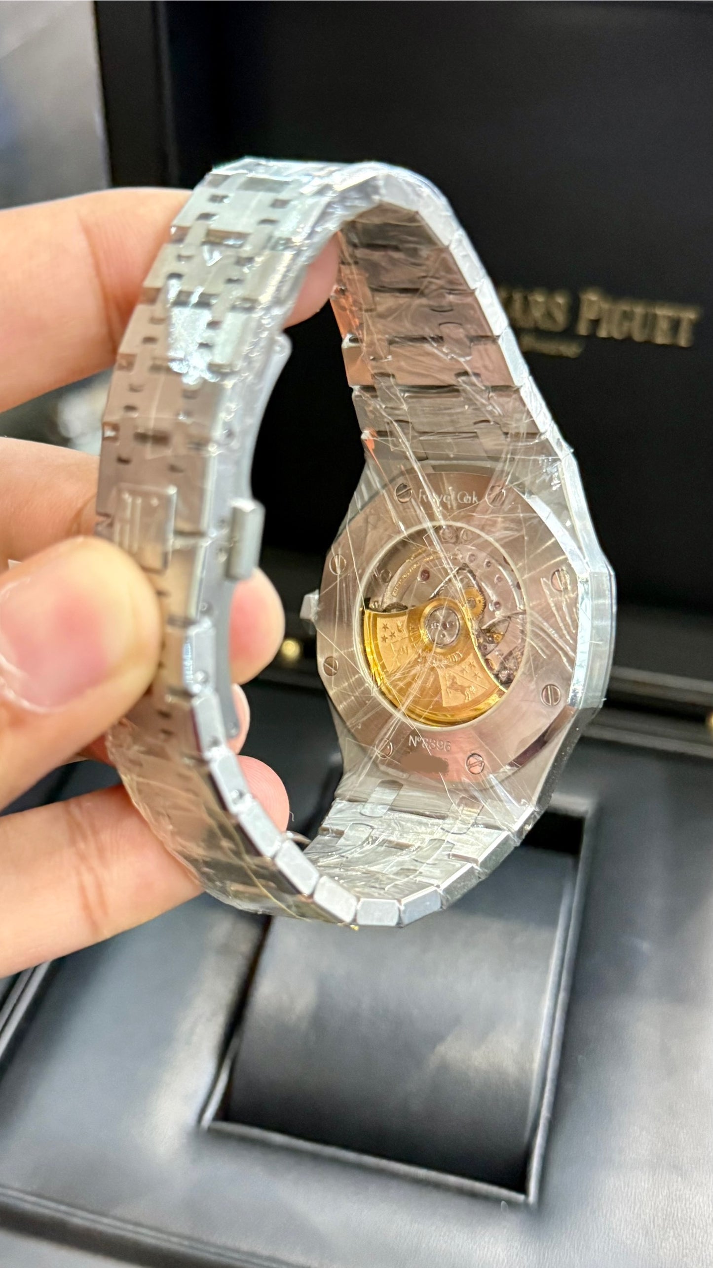 Audemars Piguet Royal Oak Selfwinding Silver Dial on Bracelet 15400st.oo.1220st.02 Complete 2015