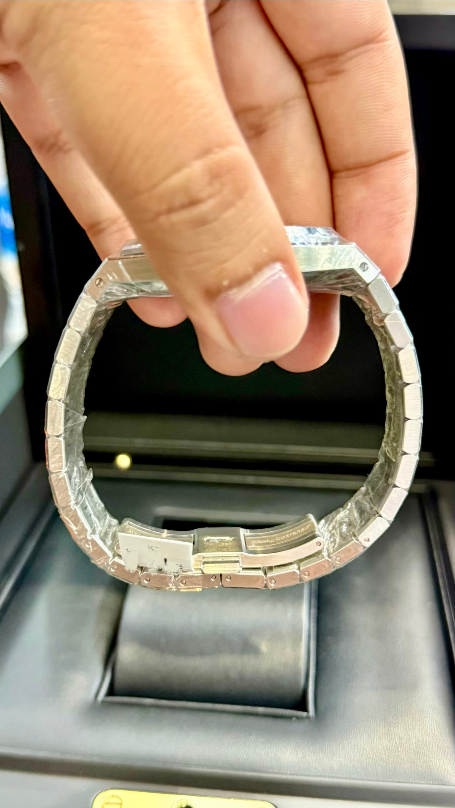 Audemars Piguet Royal Oak Selfwinding Silver Dial on Bracelet 15400st.oo.1220st.02 Complete 2015