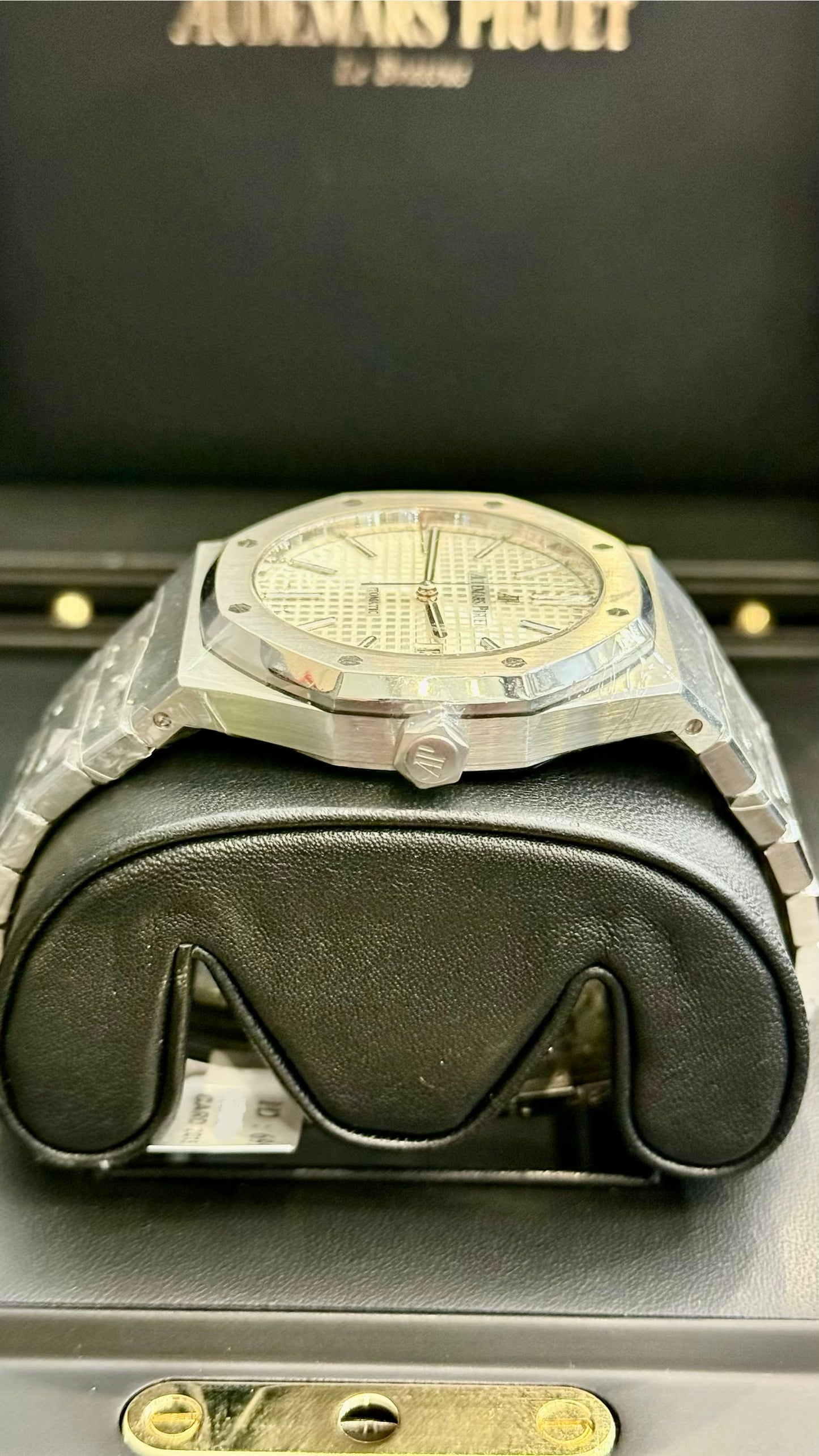 Audemars Piguet Royal Oak Selfwinding Silver Dial on Bracelet 15400st.oo.1220st.02 Complete 2015