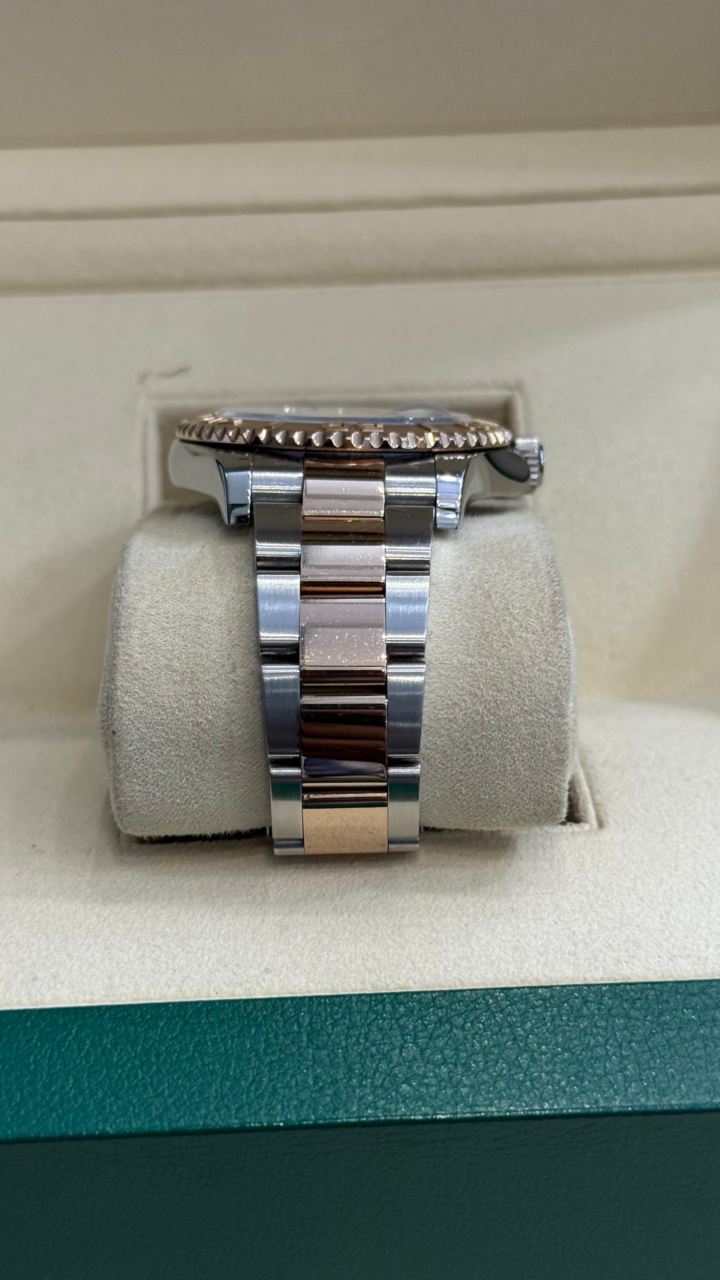 Rolex Yacht-Master Intense Black Dial on Oyster 126621-0002 Complete 2023