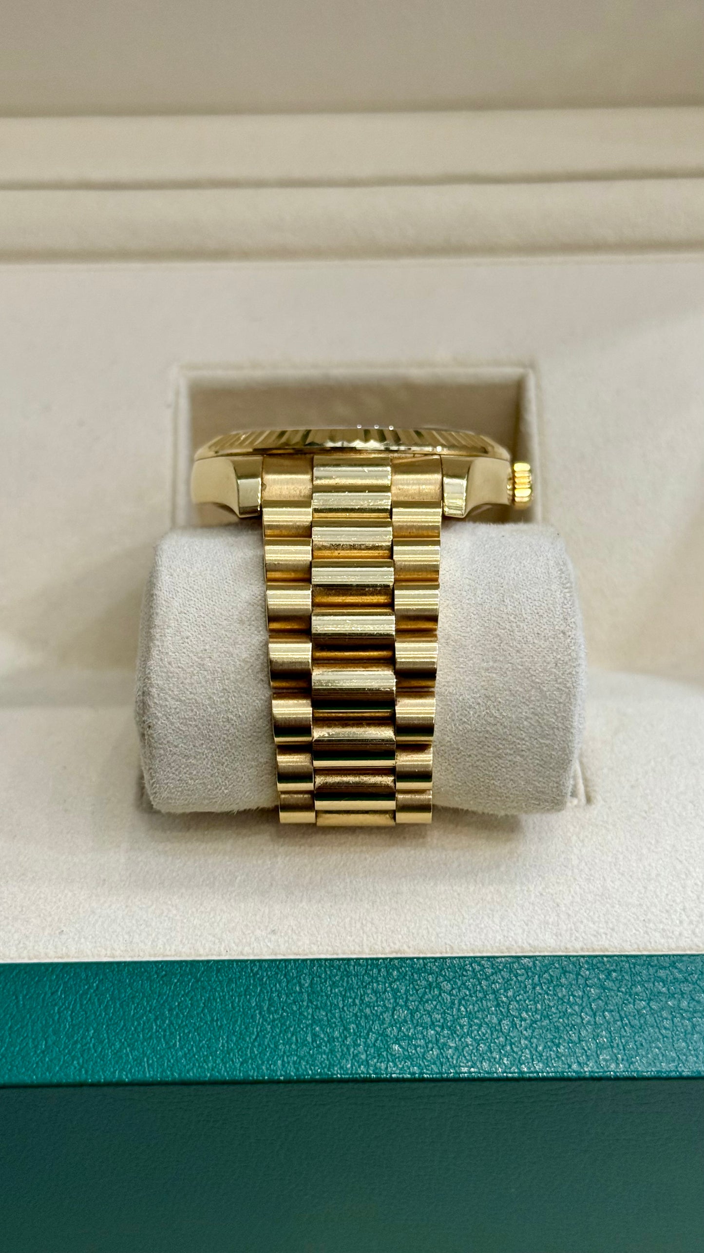 Rolex Day-Date II silver dial Dial on 218238 Card 2015