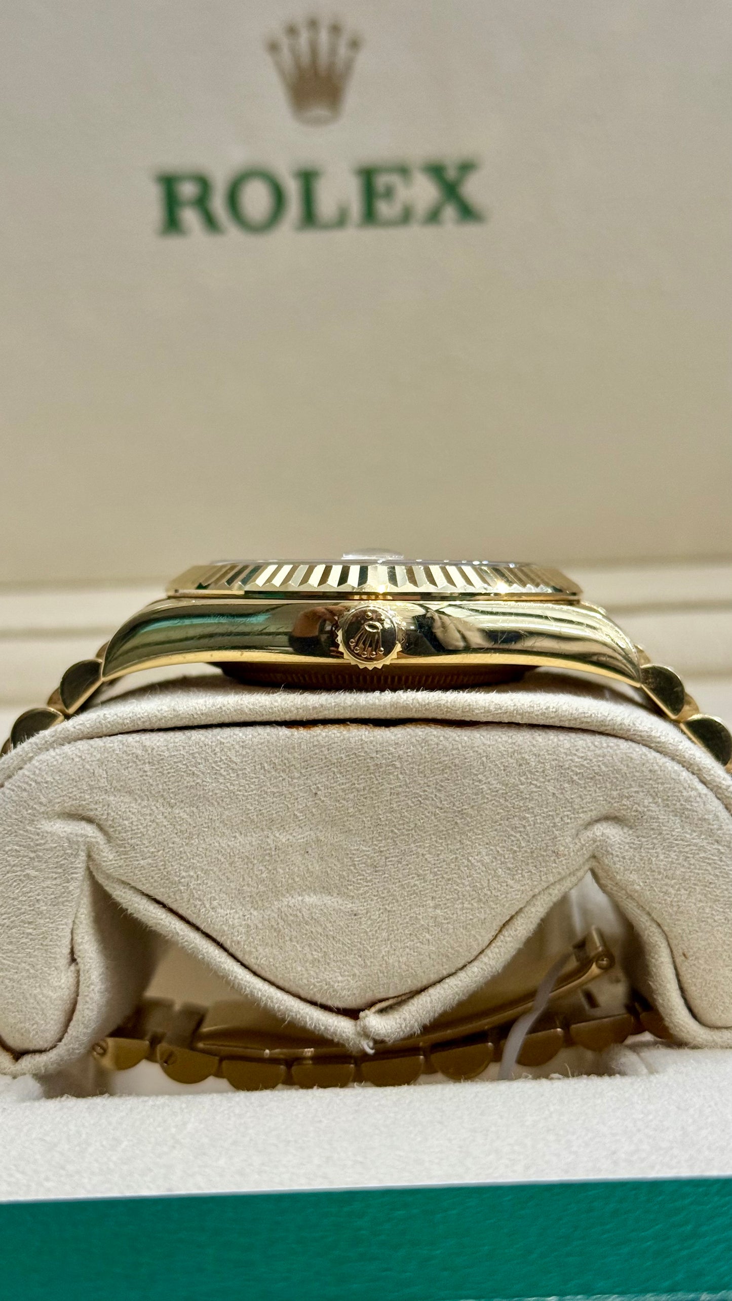 Rolex Day-Date II silver dial Dial on 218238 Card 2015