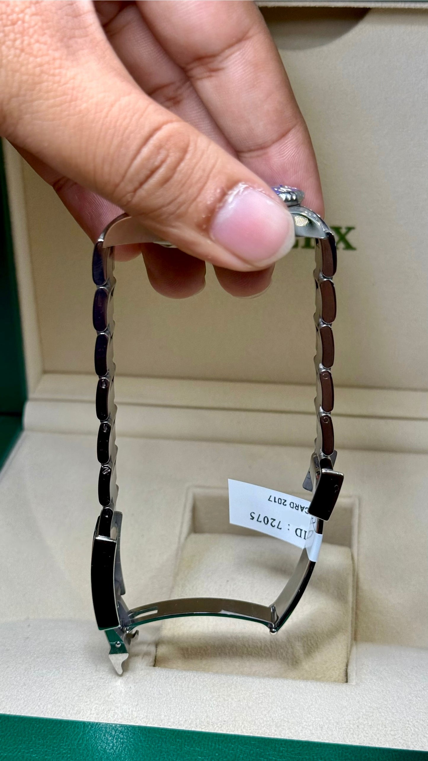 Rolex GMT-Master II 'Batman' Black Dial on Oyster 116710blnr-0002 Card 2017