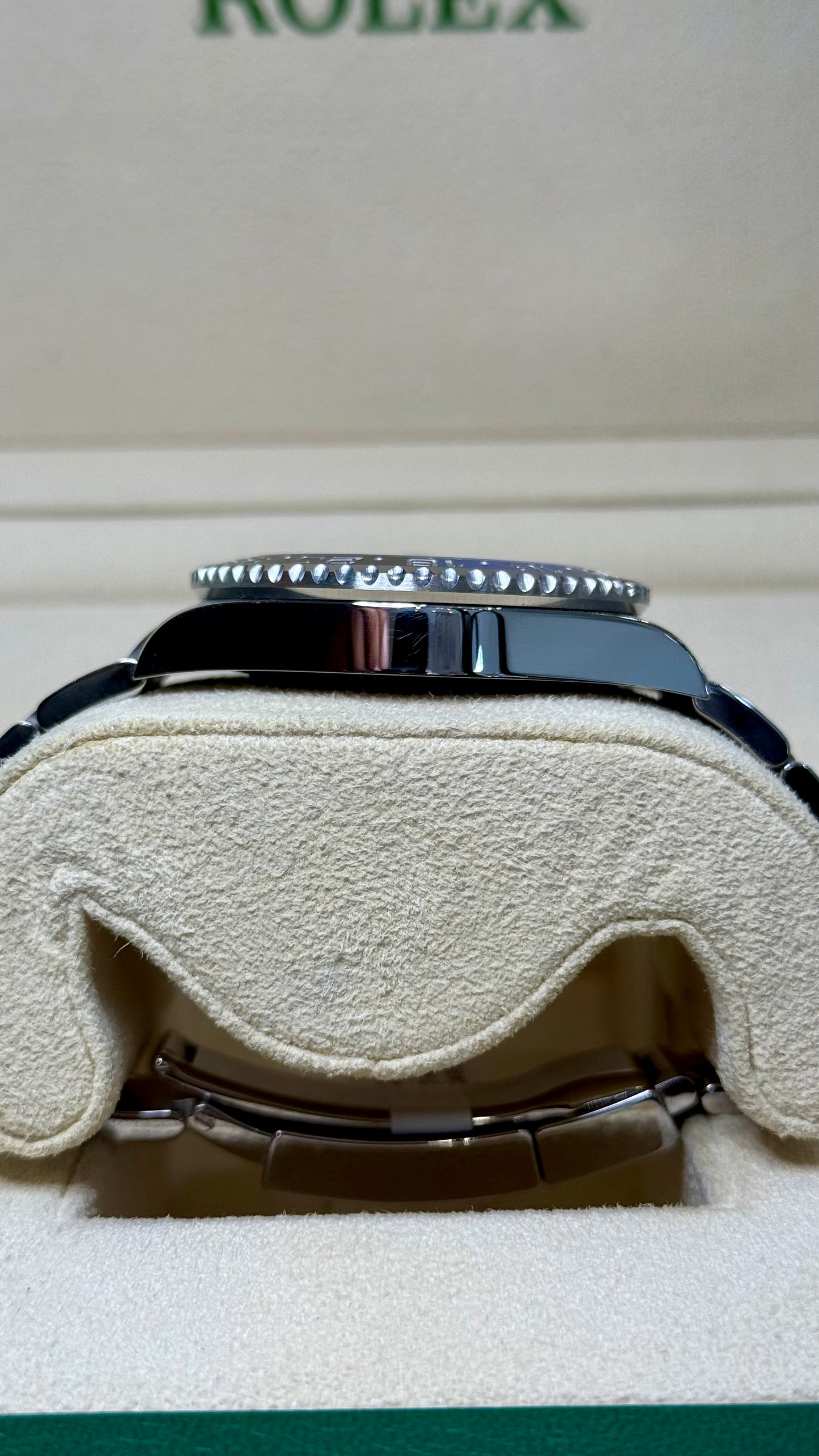 Rolex GMT-Master II 'Batman' Black Dial on Oyster 116710blnr-0002 Card 2017