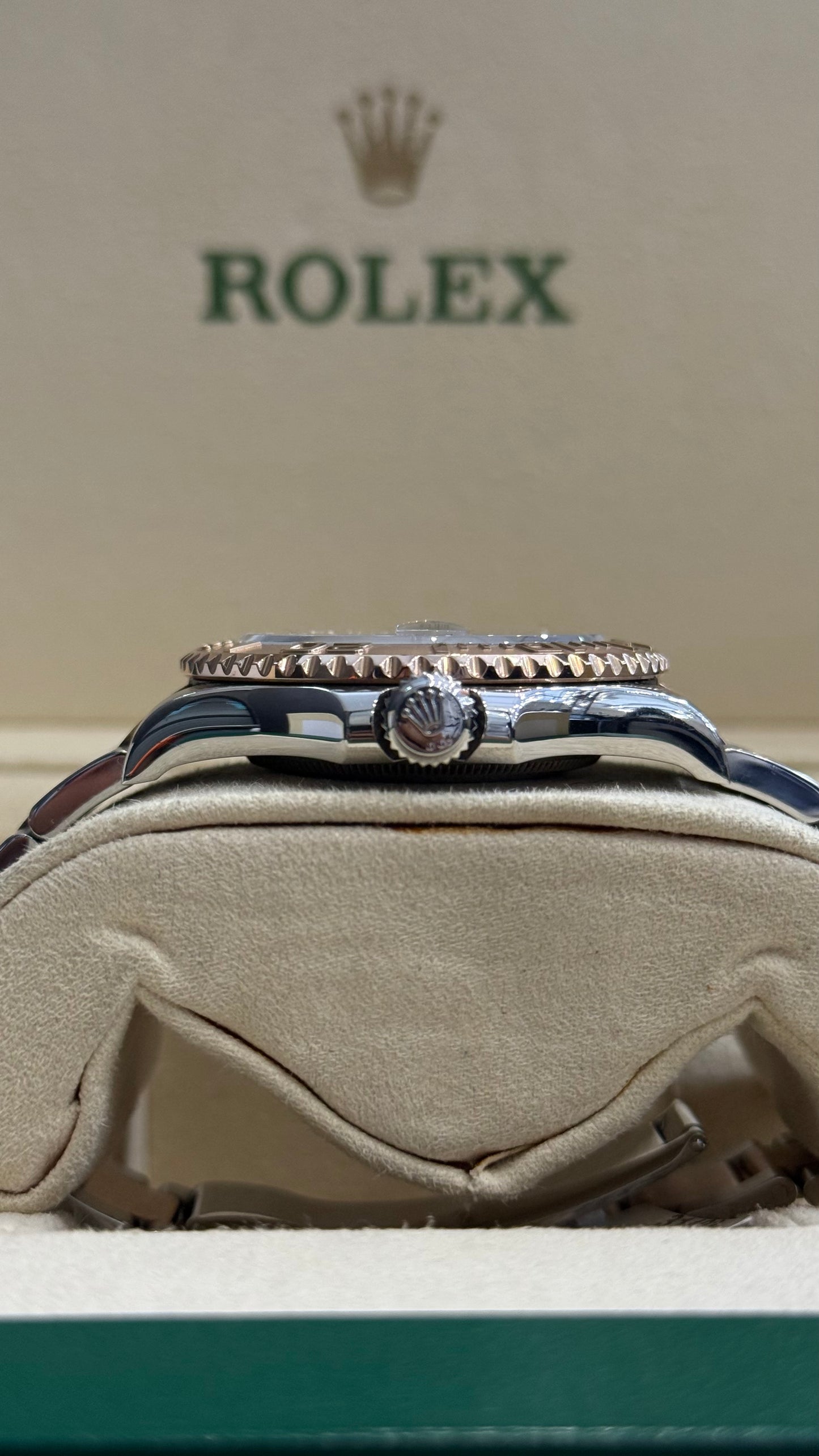 Rolex Yacht-Master Intense Black Dial on Oyster 126621-0002 Complete 2023