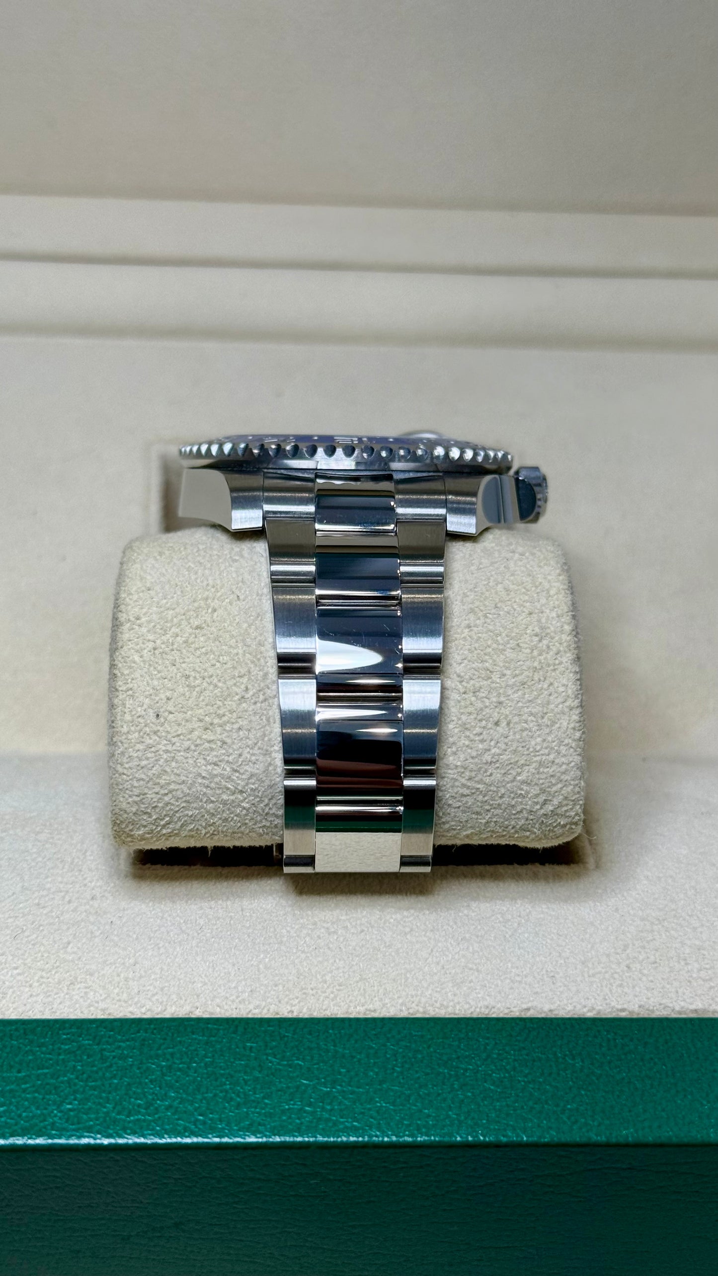 Rolex GMT-Master II 'Batman' Black Dial on Oyster 116710blnr-0002 Card 2017